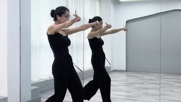 Slow-Motion Breakdown Tutorial for the “Jing Zhong Yuan” Dance — Jing Zhong Yuan, Chinese‑Style Danc