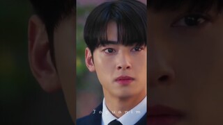 He's scared of dogs so she's trying to protect him #agooddaytobeadog #chaeunwoo #eunwoo  #kdrama