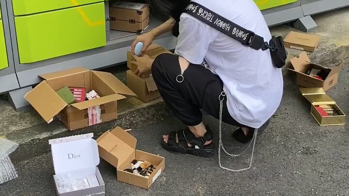 ผ่านไปหนึ่งสัปดาห์ ฉันก็เก็บตัวอย่างได้เยอะจนใช้ไม่หมดหลายเดือนเลย ตัวอย่างมันหอมจริงๆ นะ! อย่าหาว่า