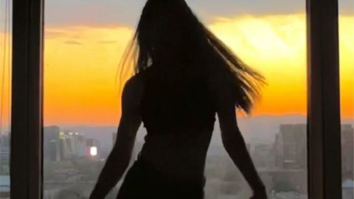 มองไปข้างหน้าและไปทางแสง "Catch my Breath"