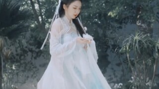 Tang Shiyi‖You are the princess in the fairy tale, standing in the light