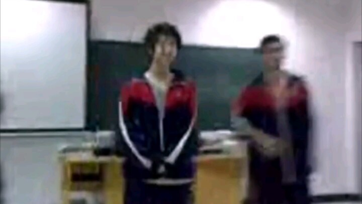 【Lu Han】Boss Lu’s company Christmas party brings back “Orange Soda” — let’s relive their golden mome