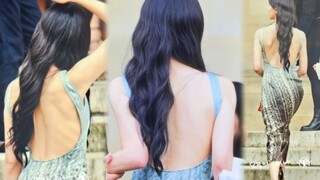 Dáng lưng trần mỹ nhân ngư! Một ánh nhìn ngàn năm [Minami Nana] trên sàn diễn Tuần lễ Thời trang Par