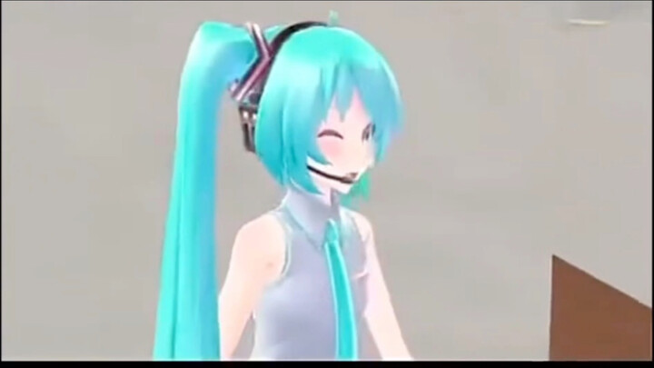 Hatsune hoàn toàn bị con chất nhờn chiếm hữu và điều khiển, rồi cô ấy kêu lên.