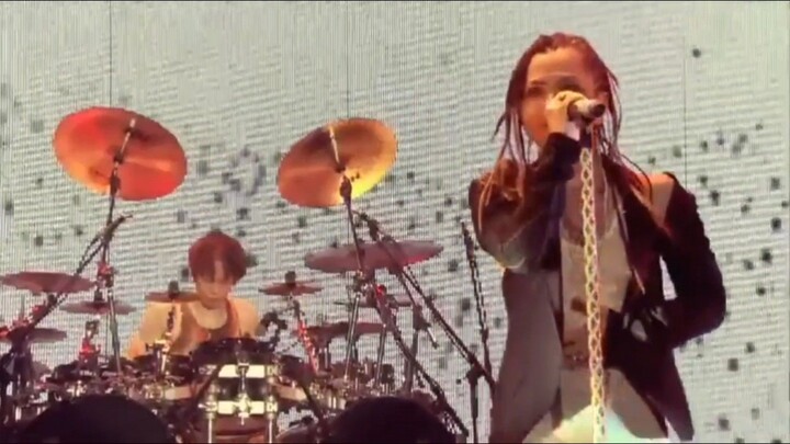 L' arc ~ en ~ Ciel - MY HEART DRAWS A DREAM (LIVE)