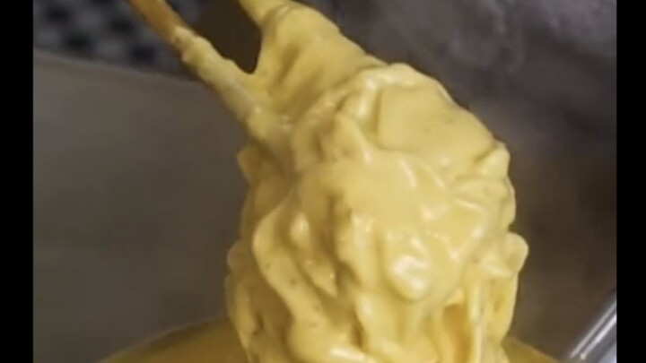 Khoanh tròn những người bạn của bạn có thể “cân” nổi bát mì này!