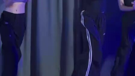 "QIAN Qian's Choreography" This song is so cool! !