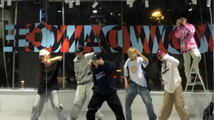 Siapa yang tidak suka suasana penuh semangat seperti ini