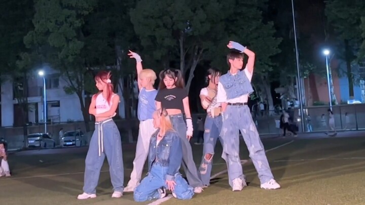 [UP%] Buổi biểu diễn đường phố sân chơi “Love Me Like This” của lực lượng đặc biệt trong khuôn viên 