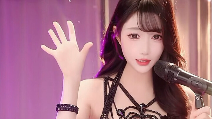 This video honors the tiny spider that lived for just 6 minutes.