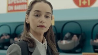 龙妈主演 英国科幻喜剧电影片段  孩子从“蛋”里出生