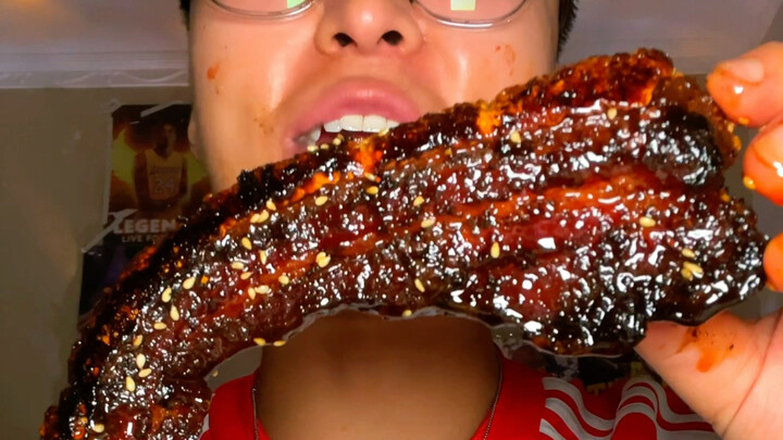 Malam-malam ngasih racun nih! Yuk makan daging bareng! Keluarga!