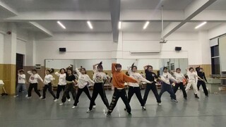 Phiên bản phòng tập của sân khấu vũ đạo siêu hot "Take Me Down" đây rồi! [Câu lạc bộ khiêu vũ đường 