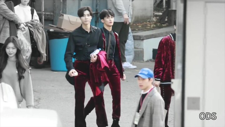 【NCT】【Seo Young-ho Johnny】Cùng chiêm ngưỡng độ “sương sương” của anh Seo!