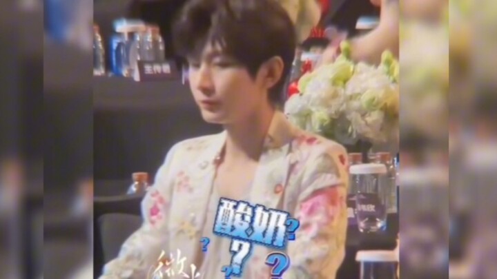 Cheng Yi really buys everything—he’s the only one in the whole room who actually listened to what wa