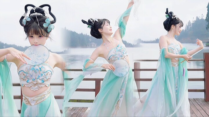 谁懂啊！在云雾缭绕的湖边跳舞，美到了心巴上！