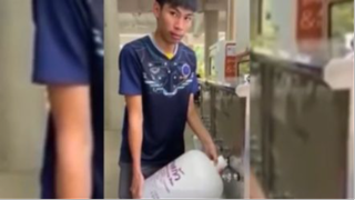 เดี๋ยวหกล้มนะ ฮาทุกฉาก ขำไม่ไหว！#Funny