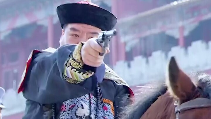 Yuan Shikai bersiap menjatuhkan Dinasti Qing, menyatakan diri sebagai kaisar, dan secara langsung me