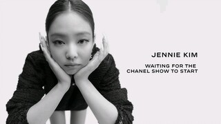 Jennie is waiting to watch the Chanel Fall-Winter 2021/22 Ready-to-Wear Collection Show