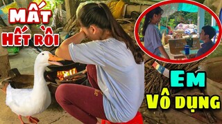 Sốc Nặng Anh Trai Hy Sinh Cả Chuồng Gà Vì Mình. Bim Bim Buồn
