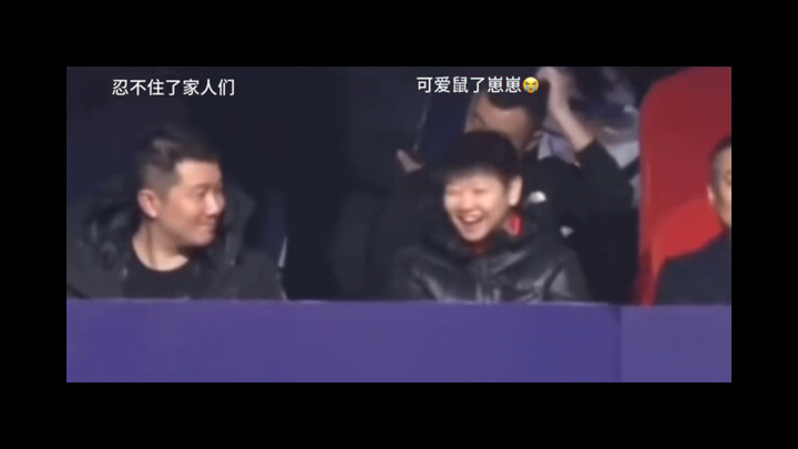 【Sun Yingsha】Fans say this is a video of the “little treasure” being sent to the stands by Coach Li 