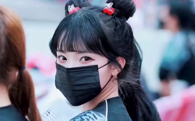 I don’t envy the mandarin ducks or the immortals, I envy the tycoons every day.