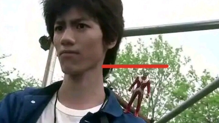 Lain kali ada yang bilang kalau monster tidak bisa mengalahkan Ultraman, tayangkan video ini ke waja
