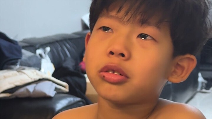 Second-grader Erdi was bullied at school and asked his mom for help.