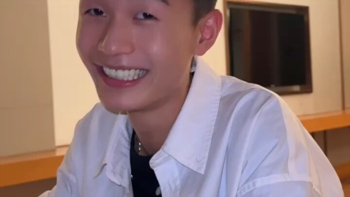 Cuma dipuji sedikit langsung kebangetan #BisaGanasBisaManis