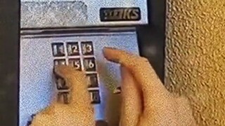 小偷看了，连忙回去追了两个月的jojo