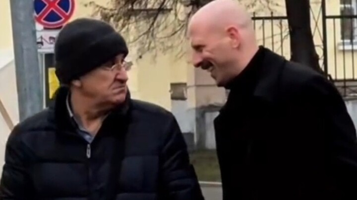 【Kiếm Nhân TV】Tự dưng cười hềnh hệch với người lạ hoài