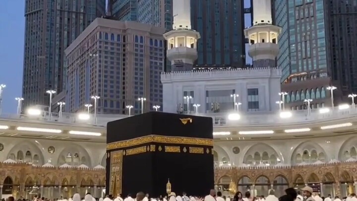 The Noble Qualities of the Beloved Prophet ﷺ — Leader of All Prophets, Mercy to Humanity, Light of G