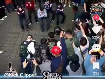 Speed encounters the abstract Subject Three; overseas netizens sharply comment: No matter how hard y