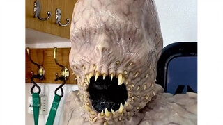 Baiklah, saya umumkan inilah kostum paling menyeramkan untuk Halloween tahun ini!