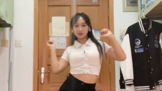 College students' daily routine in the dormitory after the school is closed: Likey dance, the slap d