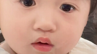 我的天啊 太可爱太好玩儿了哈哈哈哈哈#小吃货宝宝 #芽芽