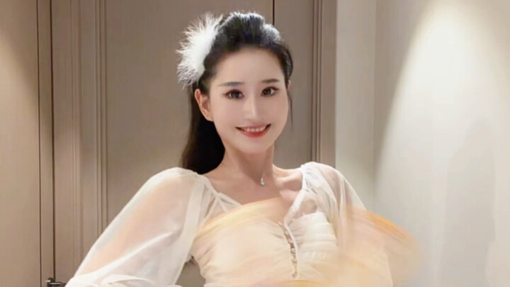 【เถี่ยวเถี่ยว】ถ้าพูดถึงการเต้นบนจานหมุน ยังไงก็ต้องยกให้สีหน้าเล็กๆ ของเธอน่าเอ็นดูที่สุด! ดูจบแล้วใ