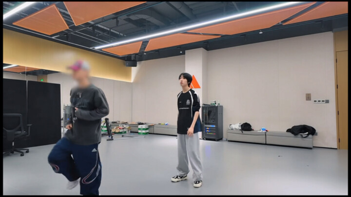 يتعلّم بسرعة مذهلة | مشهد مُرضٍ للغاية | يانغ بوون.