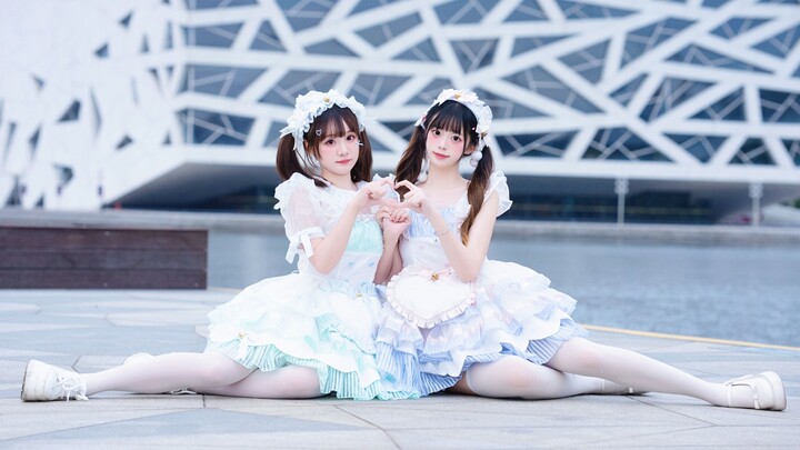 Such a cute white-stockinged little maid—there are TWO of them!! 💗Kawaii Kaiwai💗 One-take shot from 