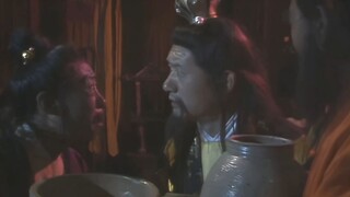 对于圣水面露难色的三人