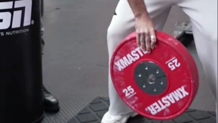 Các anh em, động tác này có khó không?