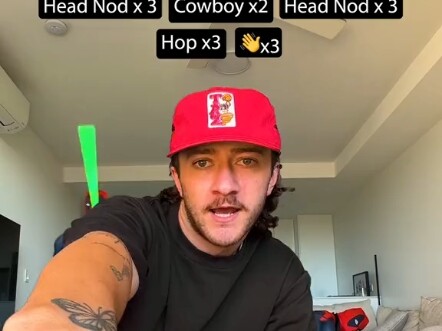 تعليم رقصة ديدبول وداعا وداعا