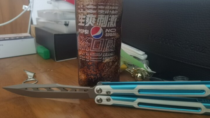 喝了日本生可乐 我的宾州会转蝴蝶刀了！！！！