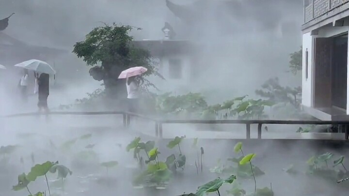 Kali ini benar-benar terjebak dalam hujan gerimis di Jiangnan.