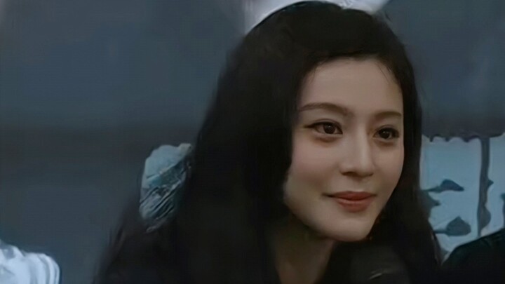 How can someone be so beautiful even when looking so haggard?