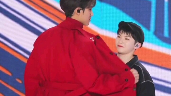 【SEVENTEEN】【Kim Min-kyu】【Lee Jisung】This height and body size difference is just too cute! They’re p