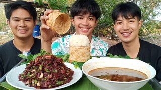 ลาบเลือดขมๆดิบๆ กินพร้อมกับต้มขมแซ่บๆ กับสงกรานต์วันสุดท้าย.