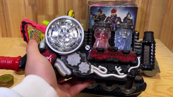 A qualified Kamen Rider lucky bag should at least be worth it