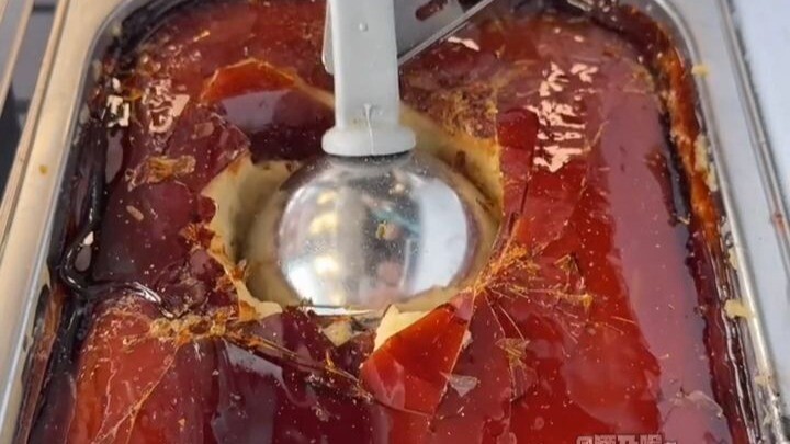 Both the Master and the Senior Uncle were poisoned, so I split the antidote in two and shoved half i