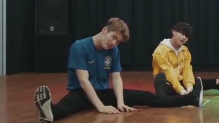 Limaru / Cover Dance of TXT's "CROWN" / Fake Straight-On Shot